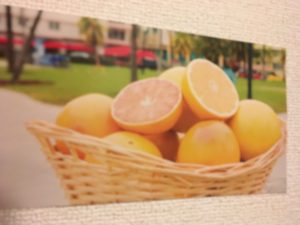 壁に貼った」グレープフルーツの写真